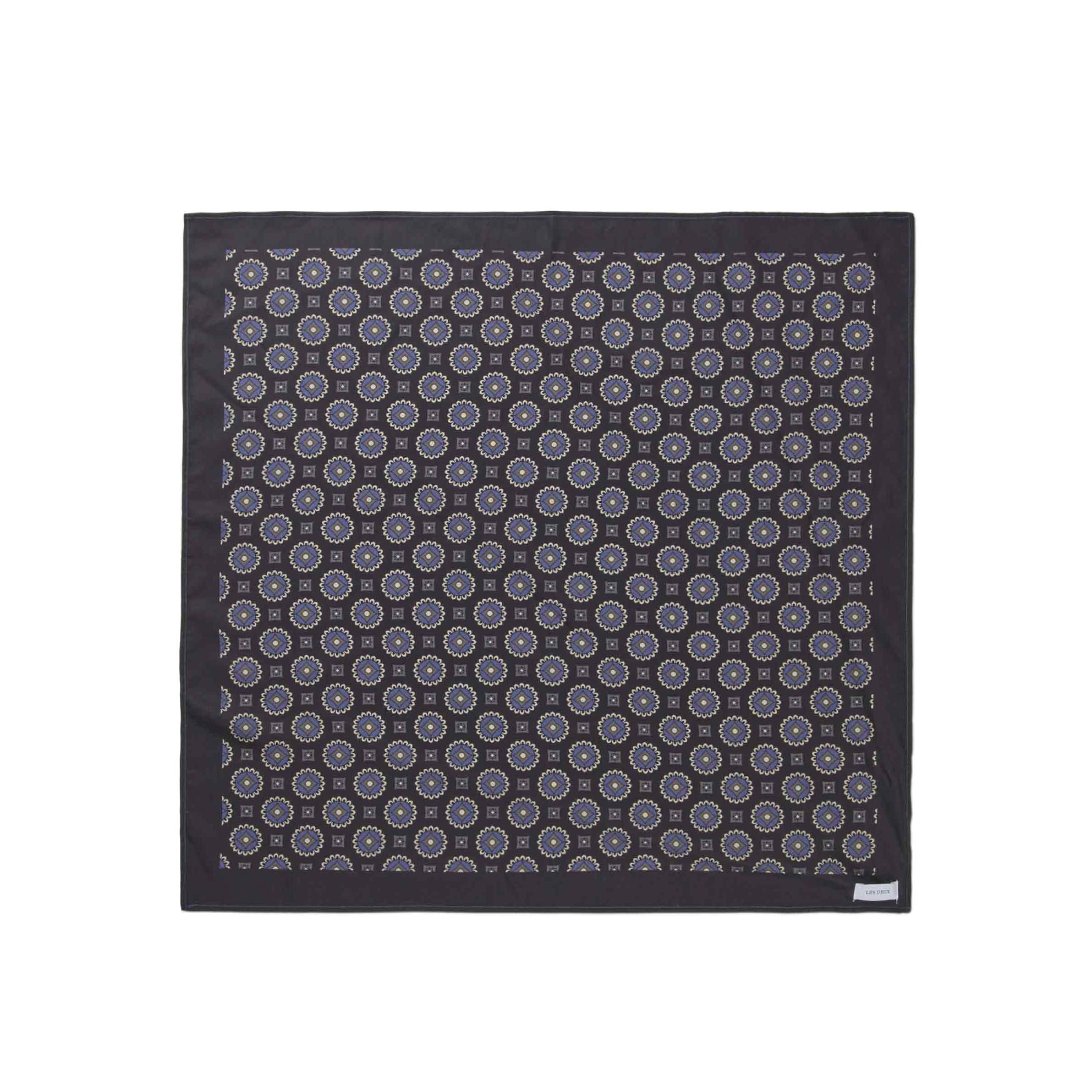 LES DEUX TITUS NECKERCHIEF